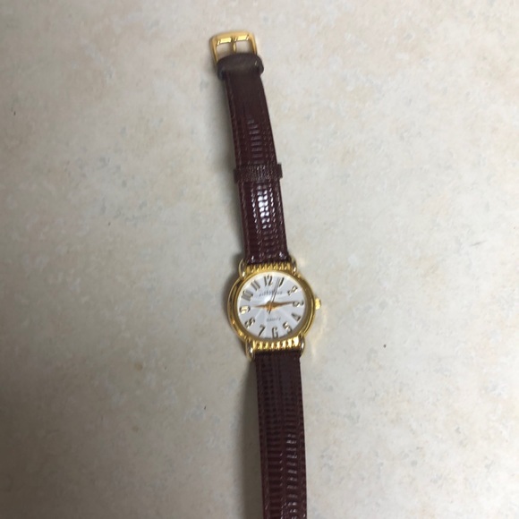 2 for $10 Gloria Vanderbilt women watch(works) - Picture 4 of 10